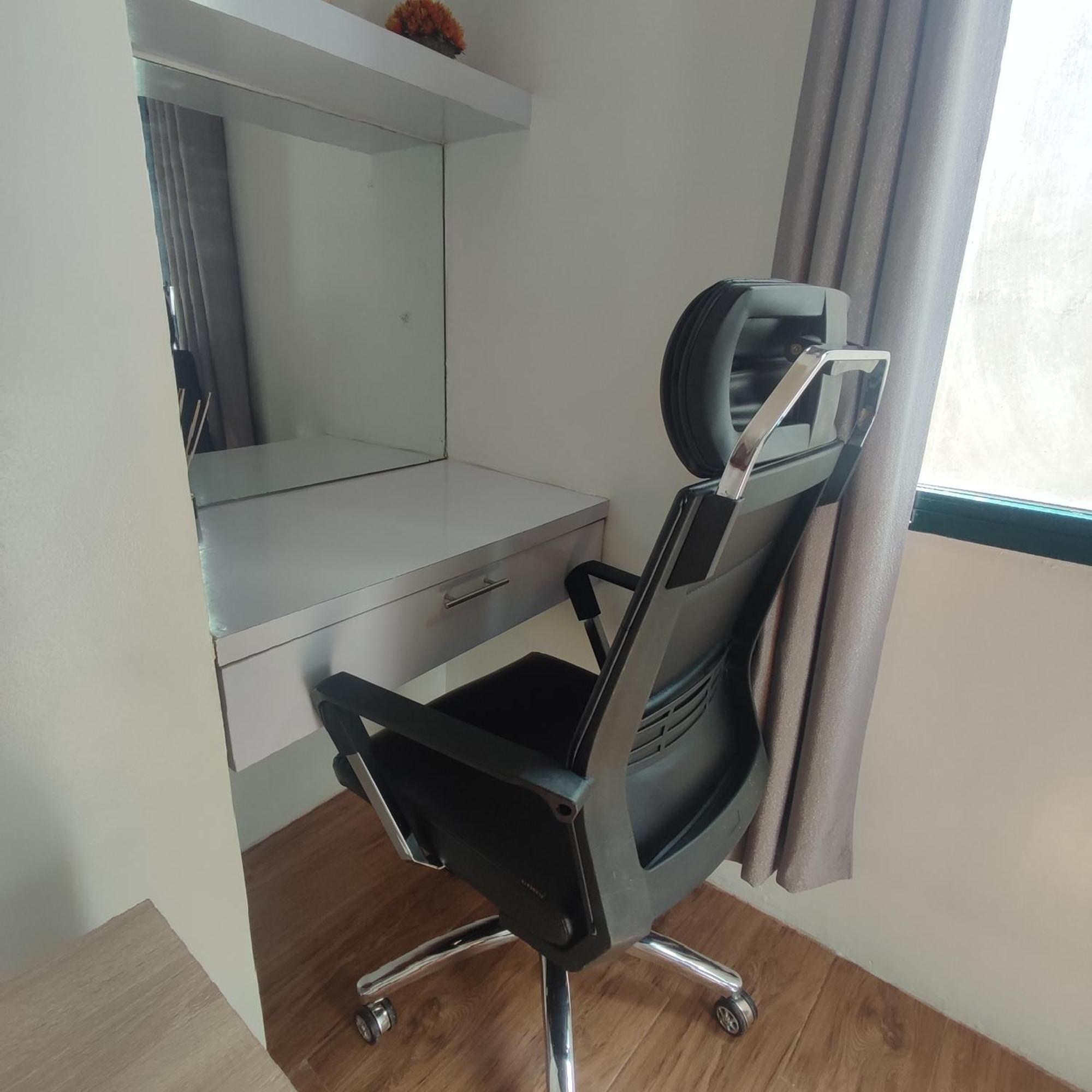 Luxury Spacious 2Br In Salcedo Village Manila Exterior photo