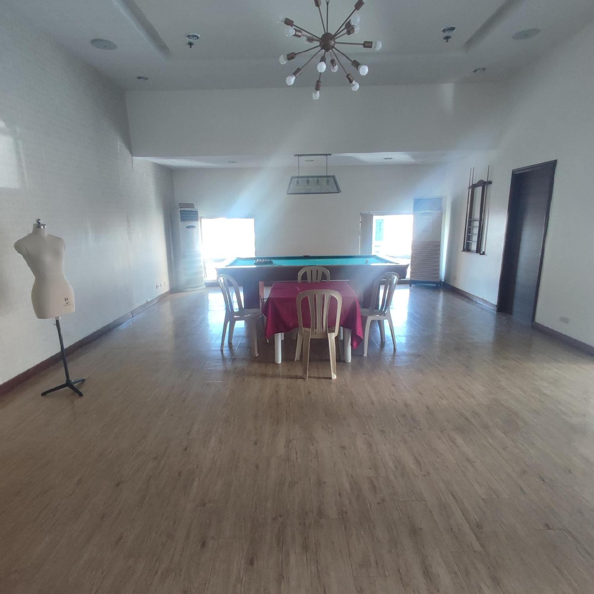 Luxury Spacious 2Br In Salcedo Village Manila Exterior photo
