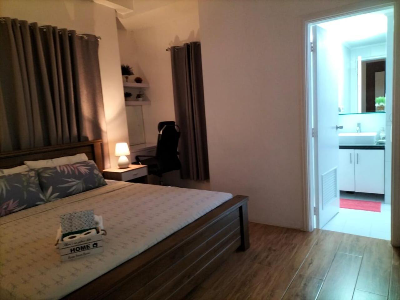 Luxury Spacious 2Br In Salcedo Village Manila Exterior photo