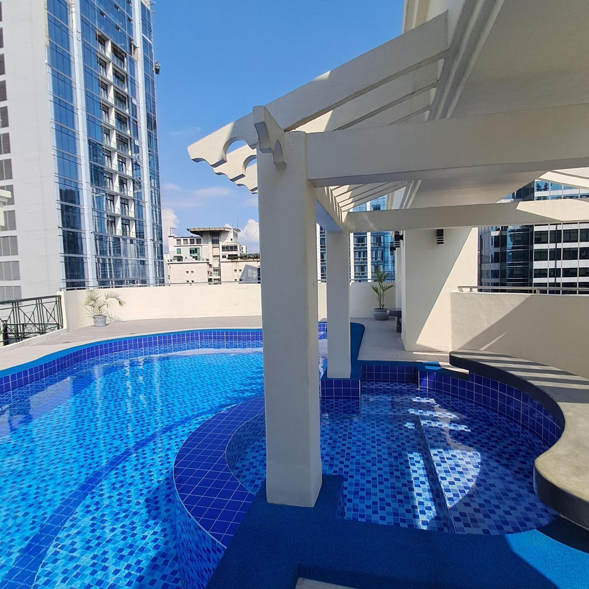 Luxury Spacious 2Br In Salcedo Village Manila Exterior photo