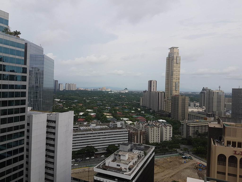 Luxury Spacious 2Br In Salcedo Village Manila Exterior photo