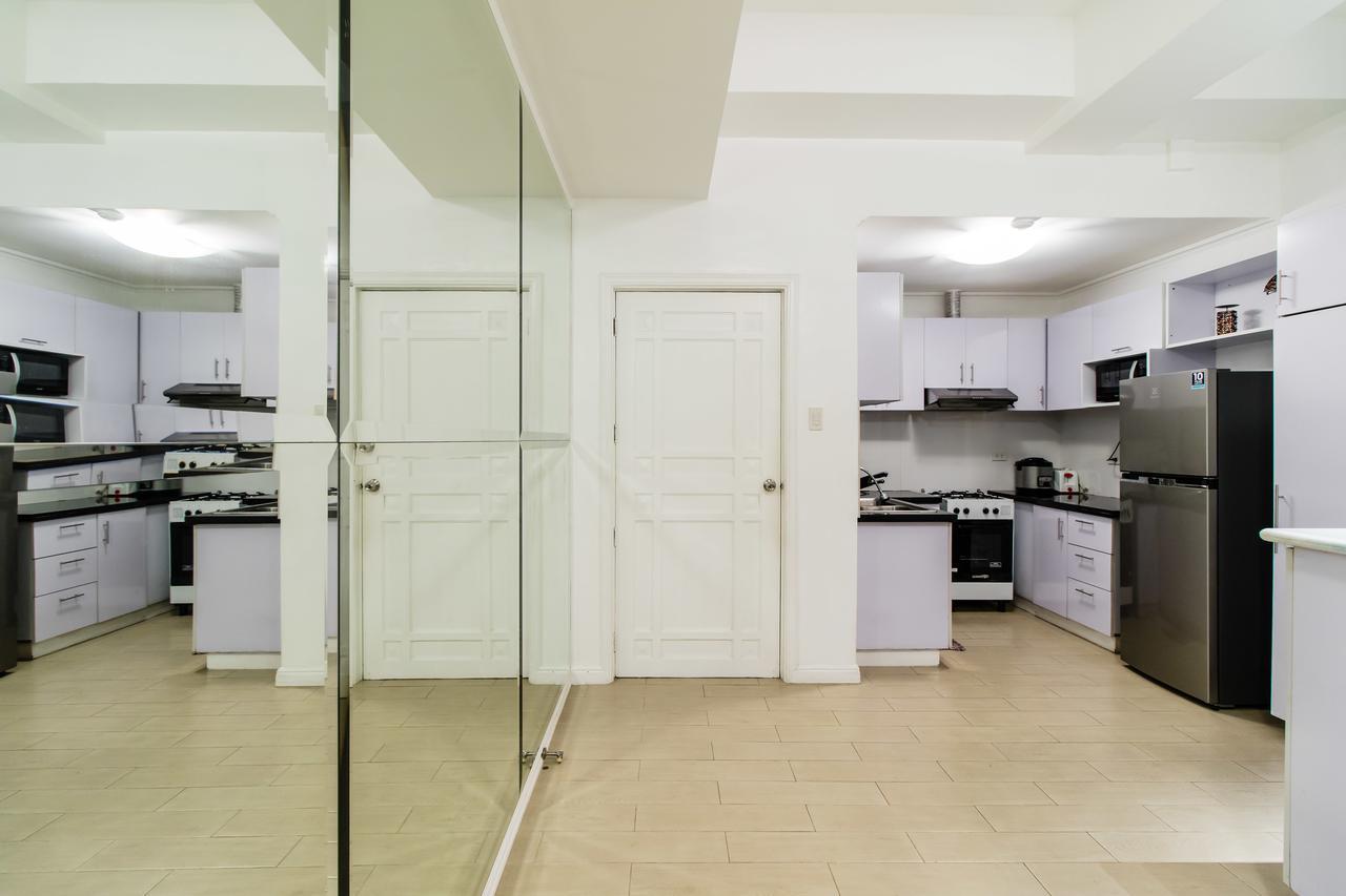 Luxury Spacious 2Br In Salcedo Village Manila Exterior photo