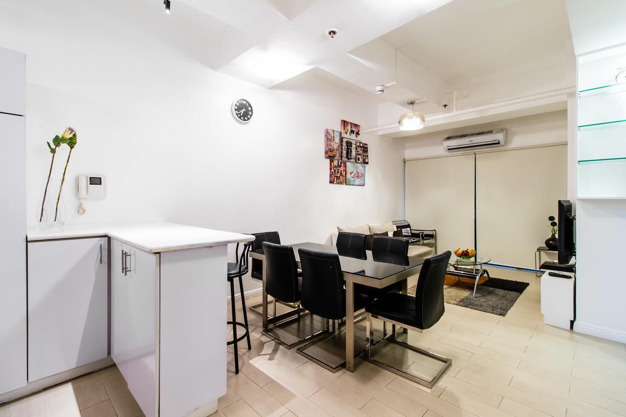 Luxury Spacious 2Br In Salcedo Village Manila Exterior photo